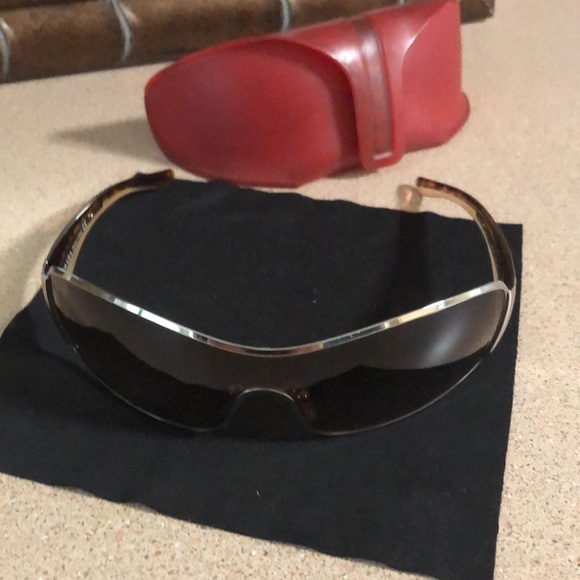 Prada shades - Picture 6 of 7